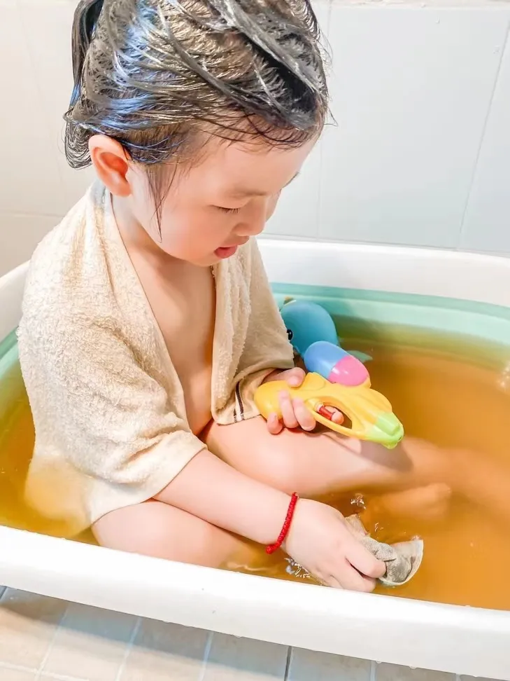 女孩.png 女孩.png